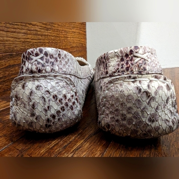 Aldo neutral cream, tan gray   snakeskin loafers Size 9 - Picture 9 of 12